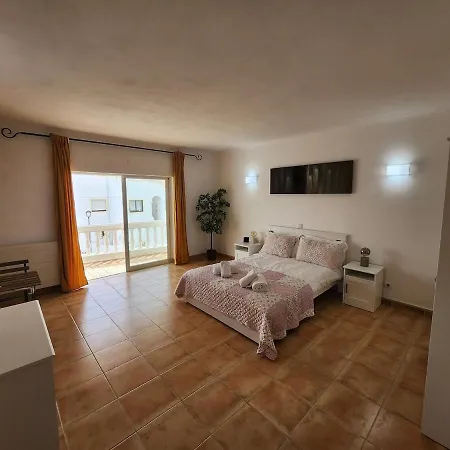Vakantiehuis Casa Londamba Meia Lagos
