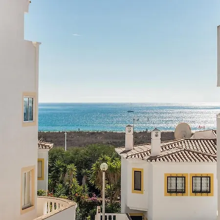 Casa Londamba Meia Holiday home Lagos