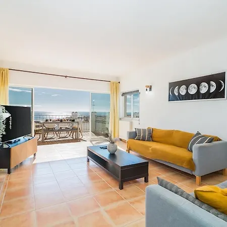 Casa Londamba Meia Holiday home Lagos